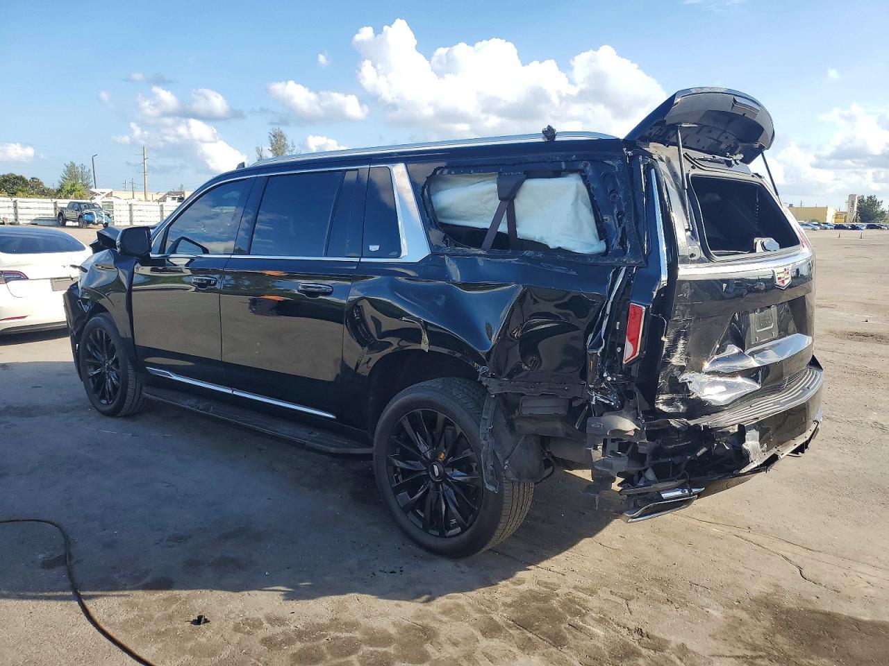 2022 Cadillac Escalade Esv Premium Luxury - Image 2