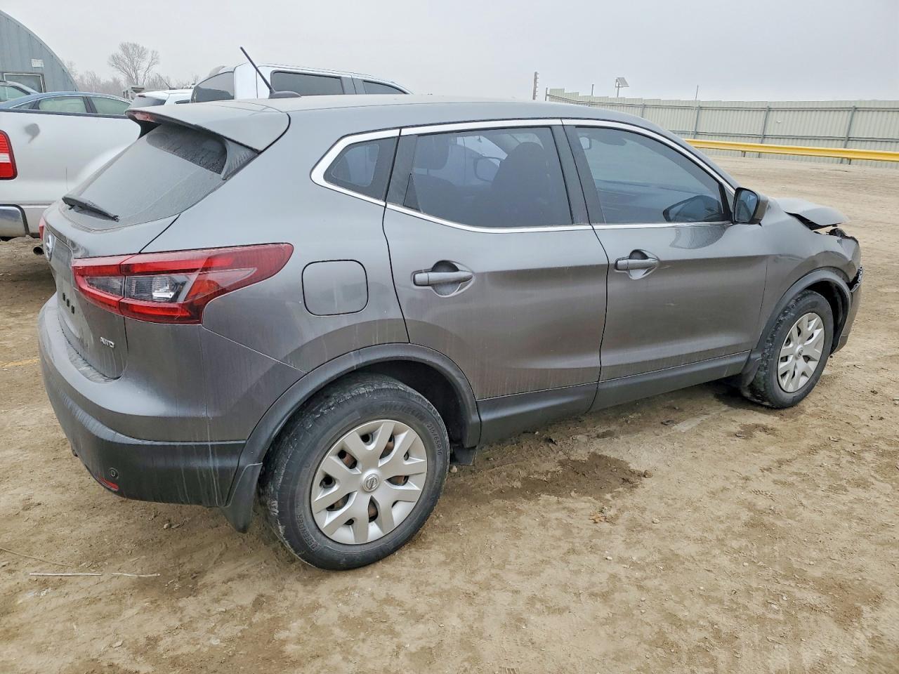 2020 Nissan Rogue Sport S - Image 3