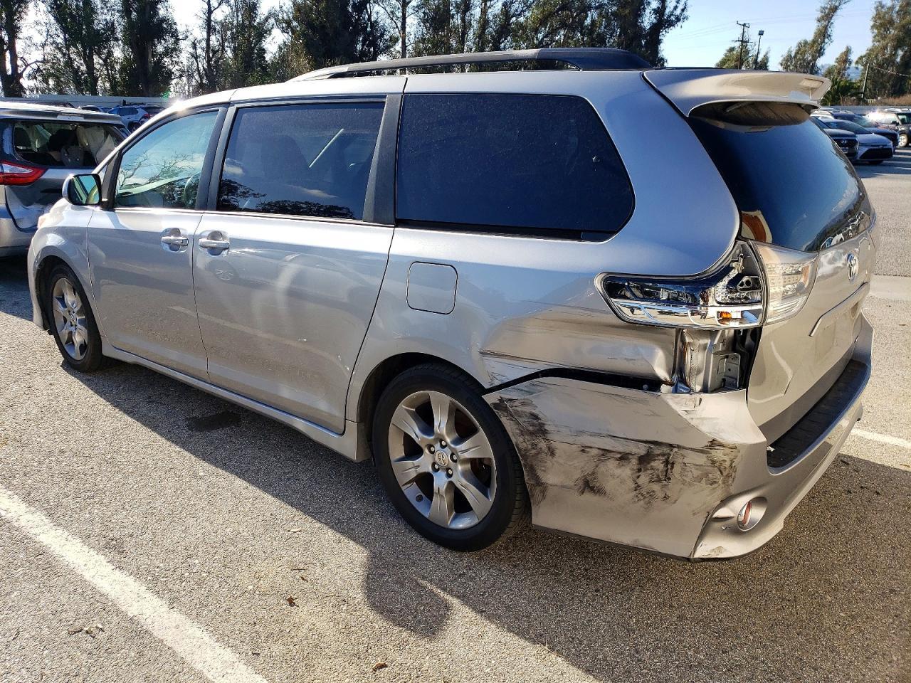 2012 Toyota Sienna Sport - Image 2