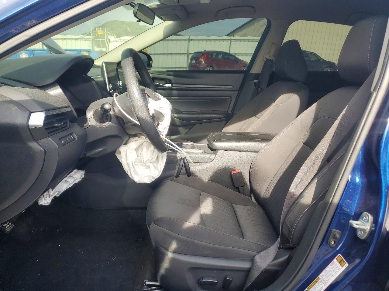 2019 Nissan Altima S - Фото 7