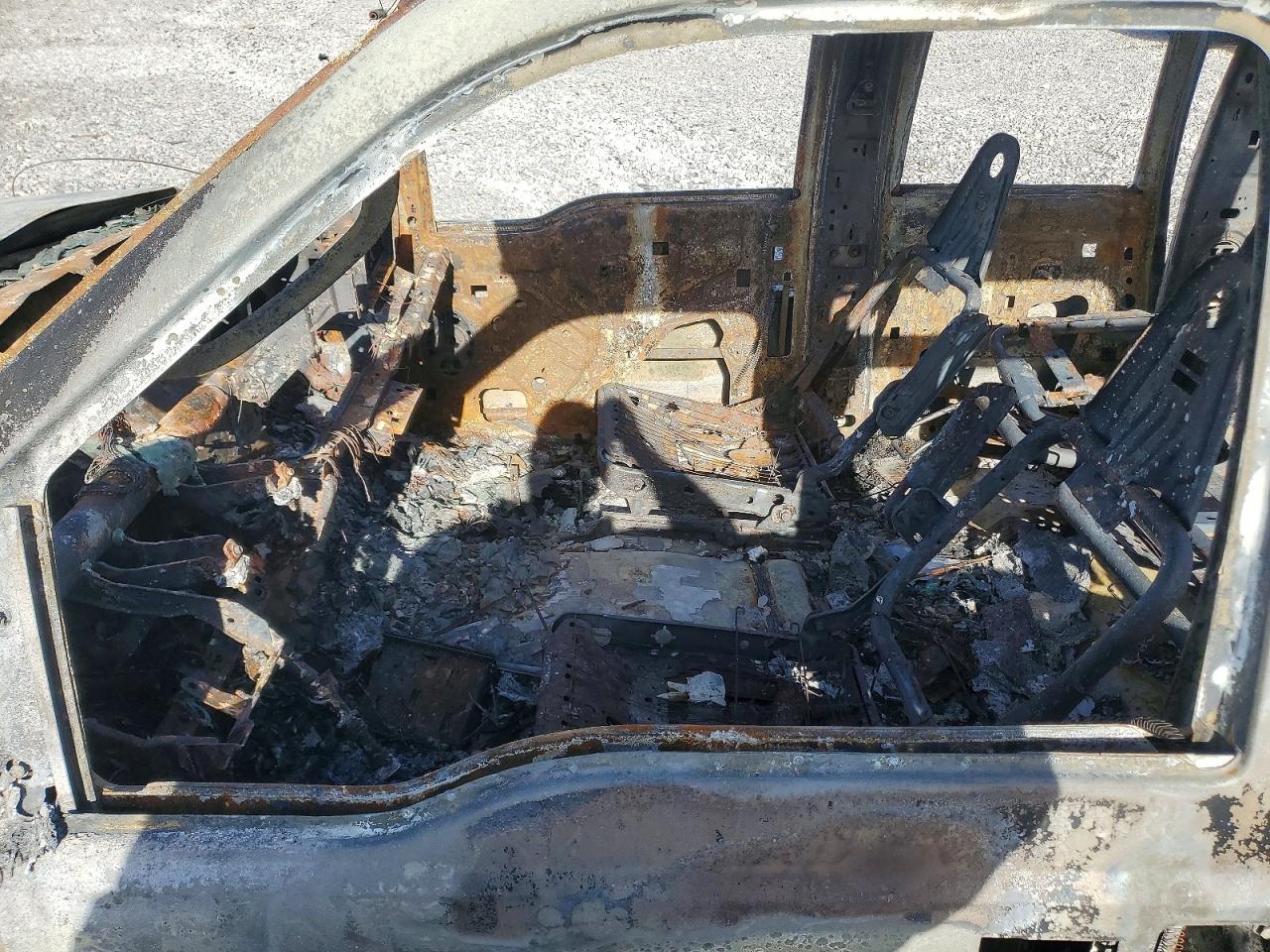 2006 Ford F350 - Image 7