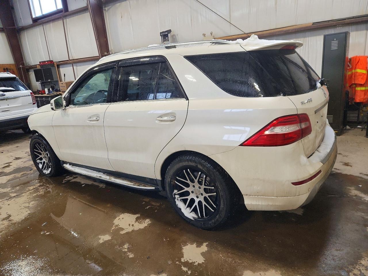 2015 Mercedes-Benz Ml 400 4Matic - Image 2