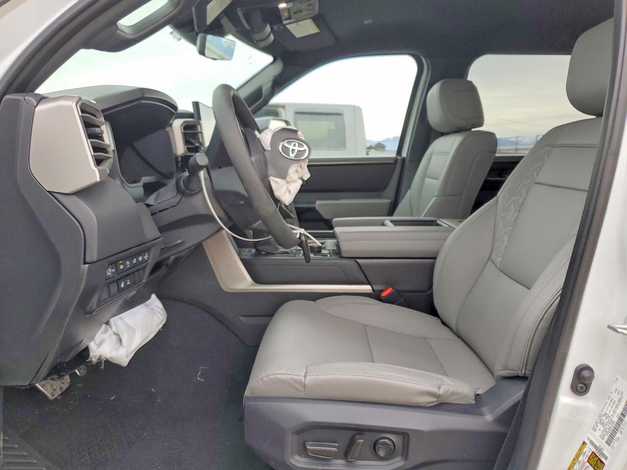 2025 Toyota Tundra - Фото 7