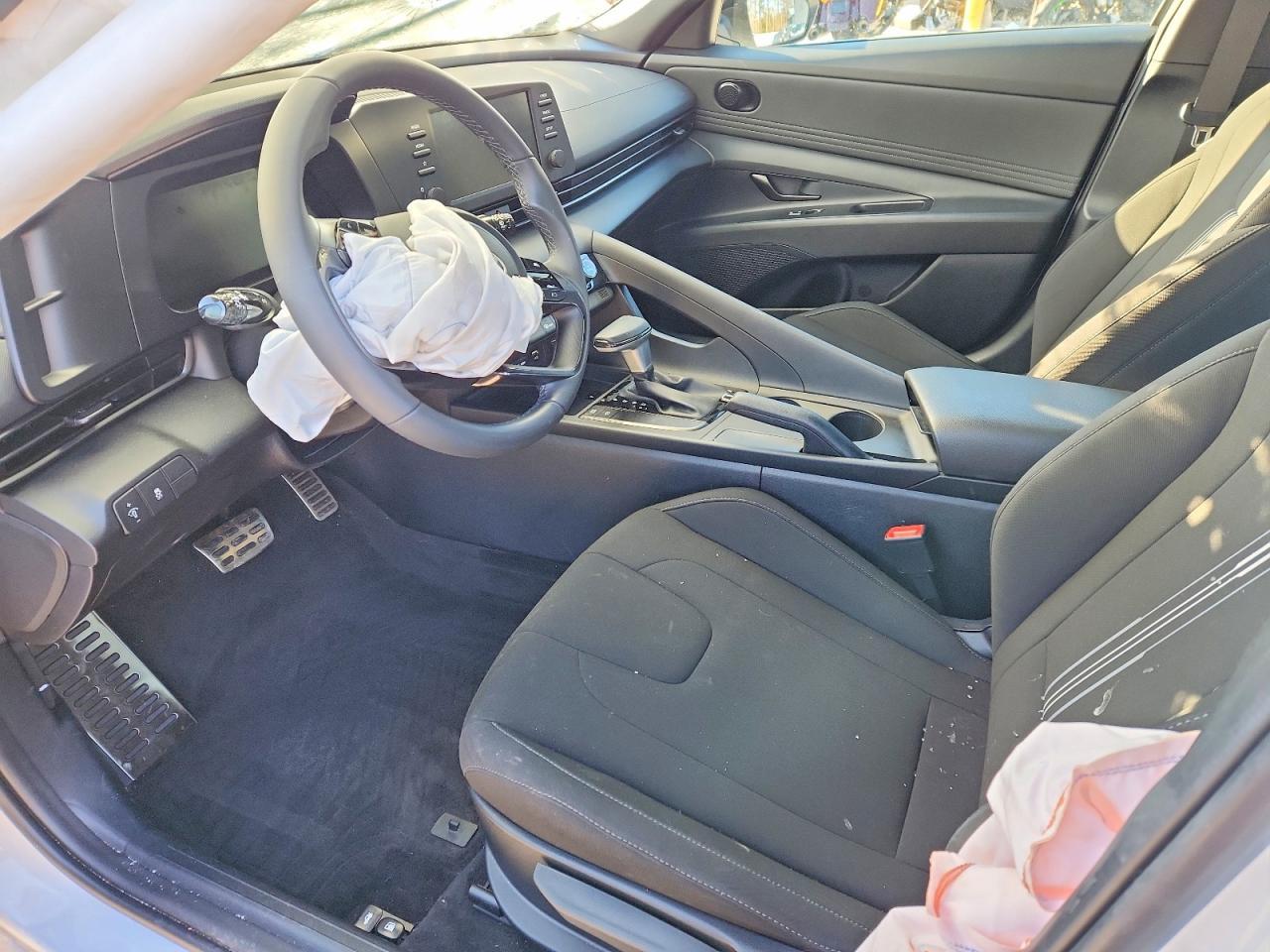 2025 Hyundai Elantra Sel Sport - Фото 7