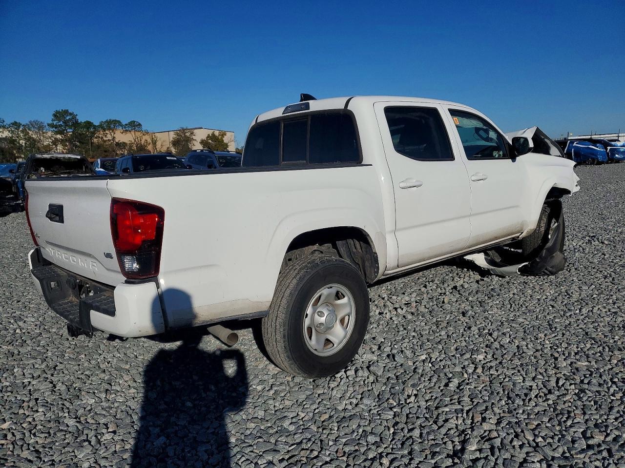 2023 Toyota Tacoma Double Cab - Фото 3