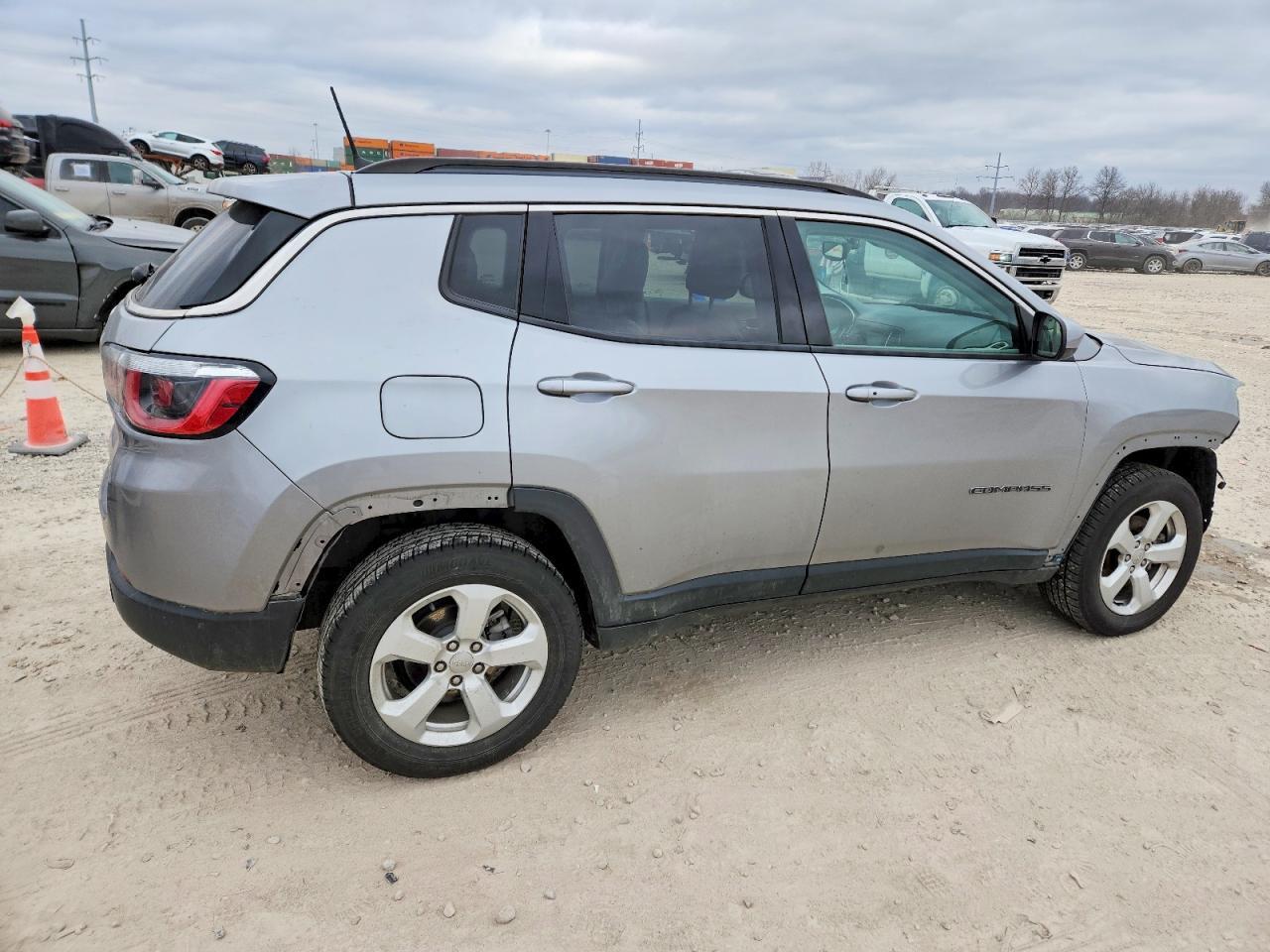 2018 Jeep Compass Latitude - Image 3