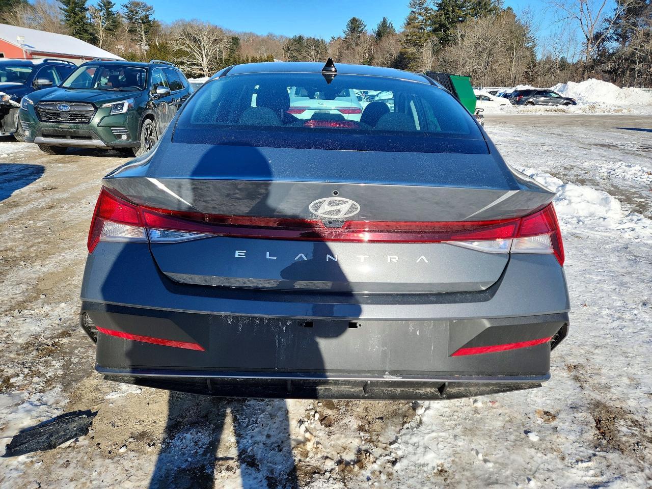 2025 Hyundai Elantra Se - Image 6