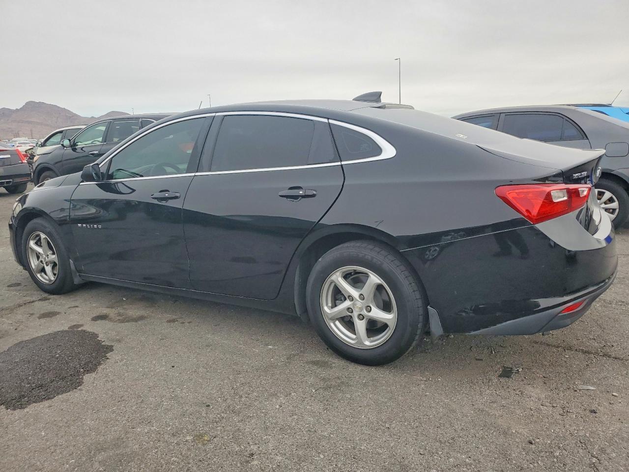 2018 Chevrolet Malibu Ls - Фото 2