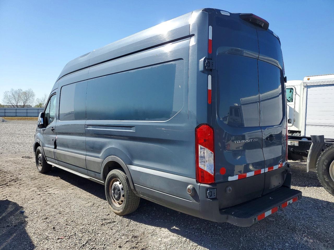 2020 Ford Transit T-250 - Cargo Van *** Clean Title * Prior Fleet *** - Фото 2