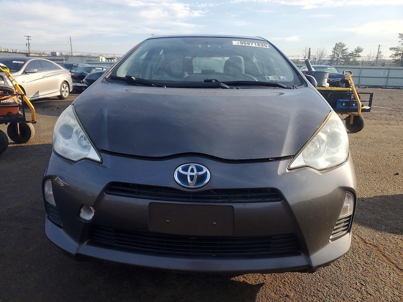 2012 Toyota Prius C - Image 5