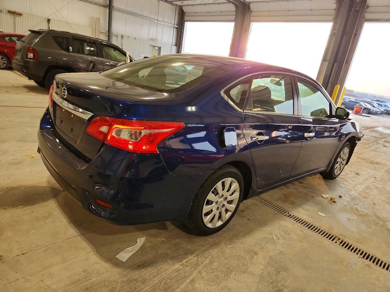 2019 Nissan Sentra S - Фото 3