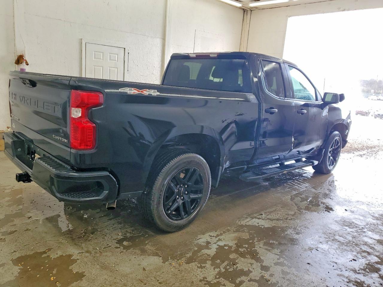2024 Chevrolet Silverado K1500 Custom - Фото 3
