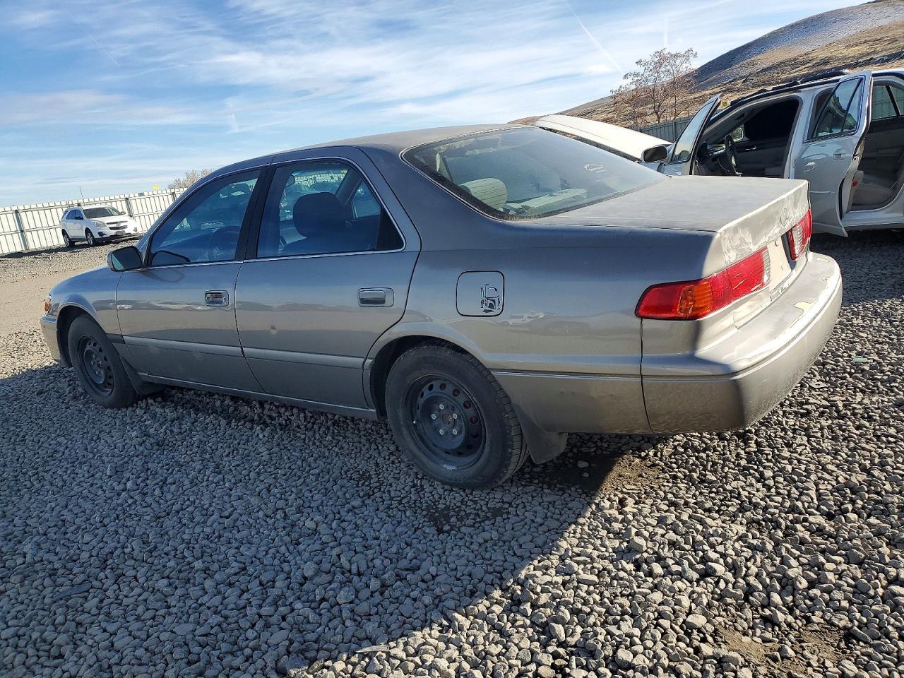 2000 Toyota Camry Ce V6 - Фото 2