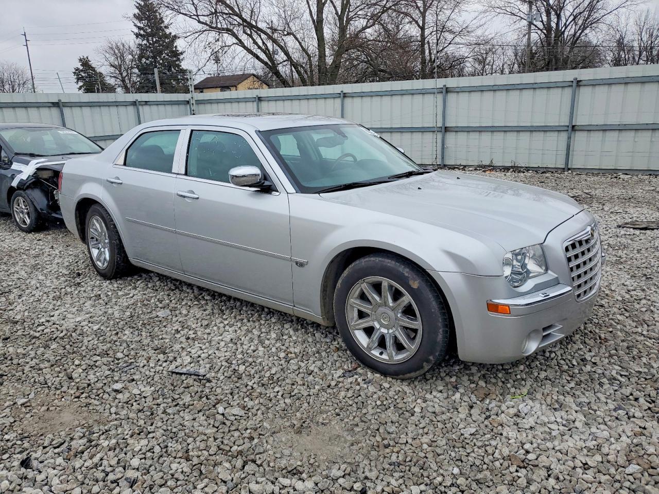 2005 Chrysler 300C - Фото 4