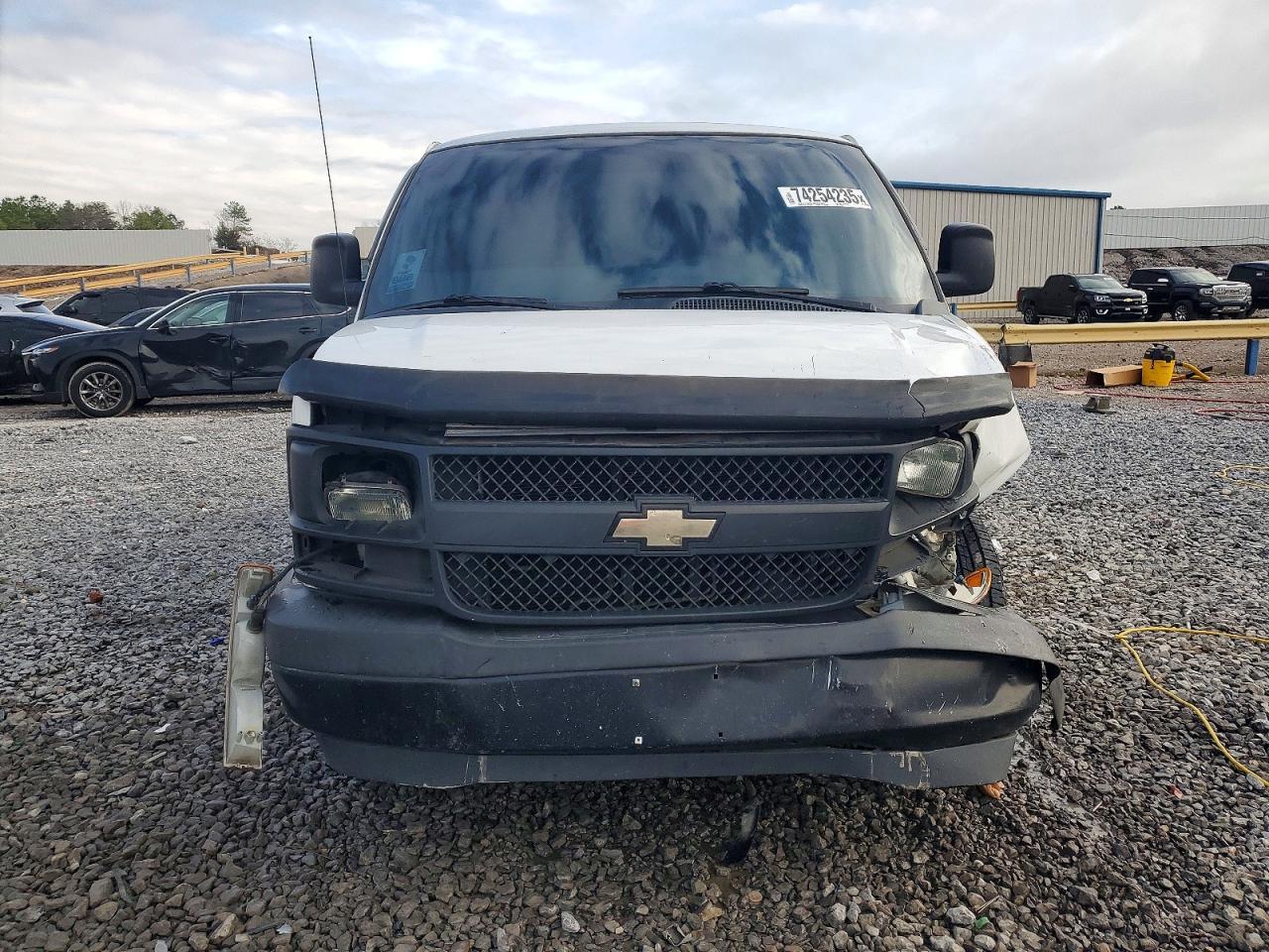 2017 Chevrolet Express G2500 Utility / Service Van - Фото 5