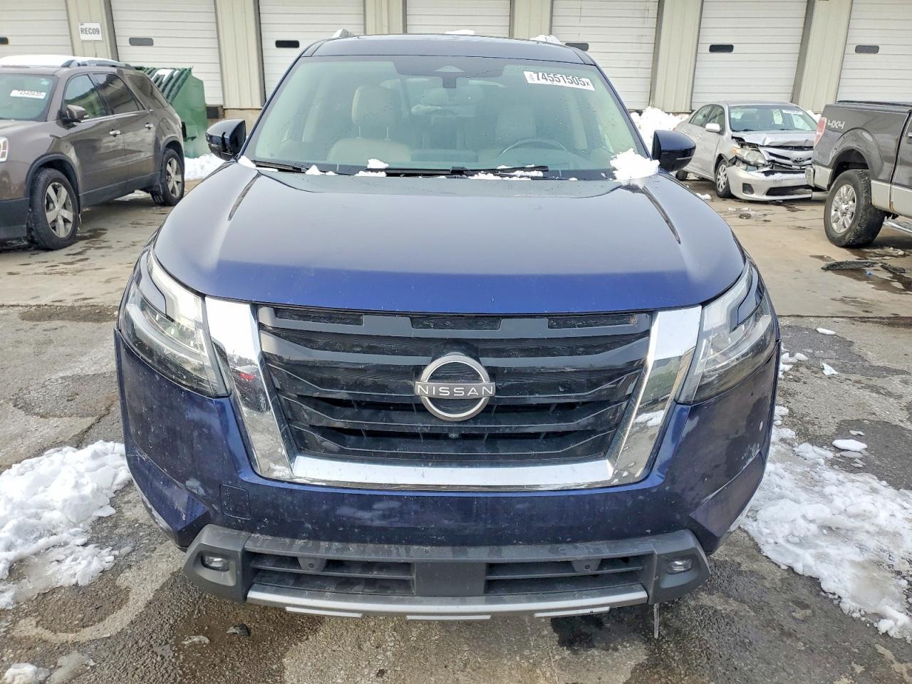 2022 Nissan Pathfinder Platinum - Фото 5