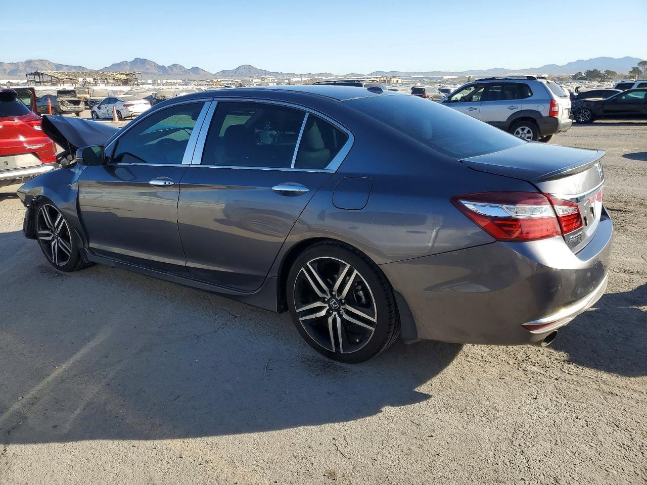 2017 Honda Accord Touring - Фото 2