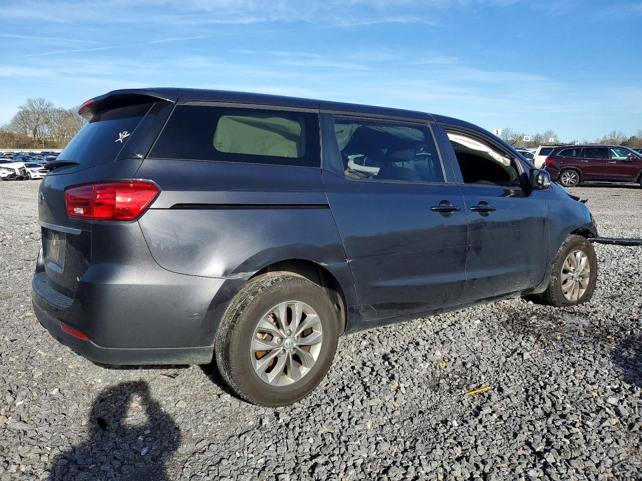 2021 Kia Sedona Lx - Image 3
