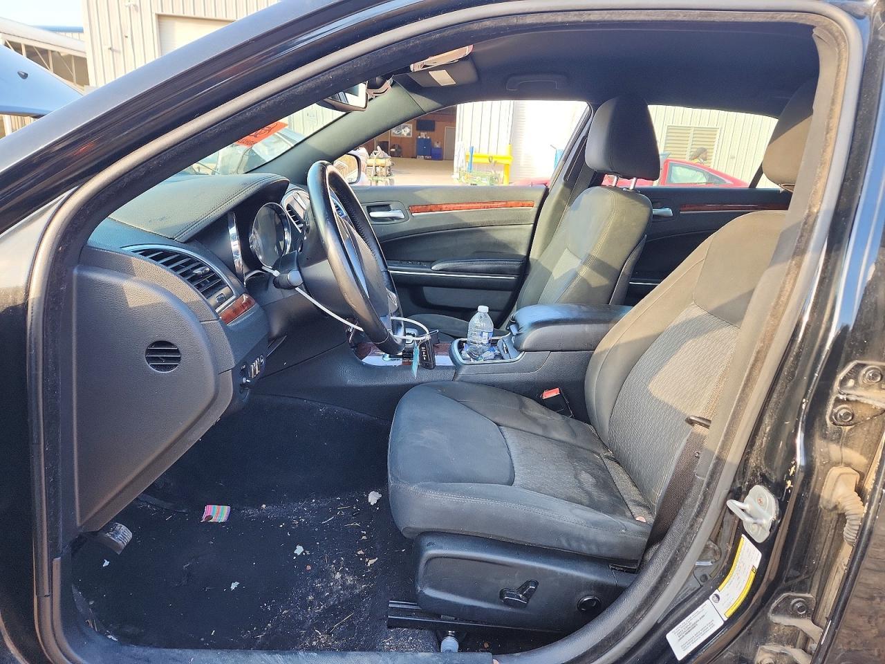 2012 Chrysler 300 - Фото 7