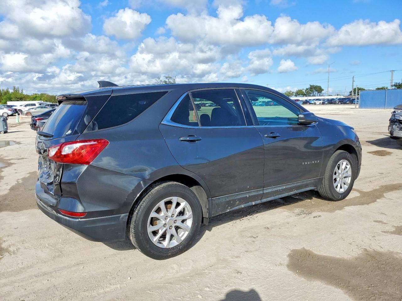2018 Chevrolet Equinox Lt - Image 3