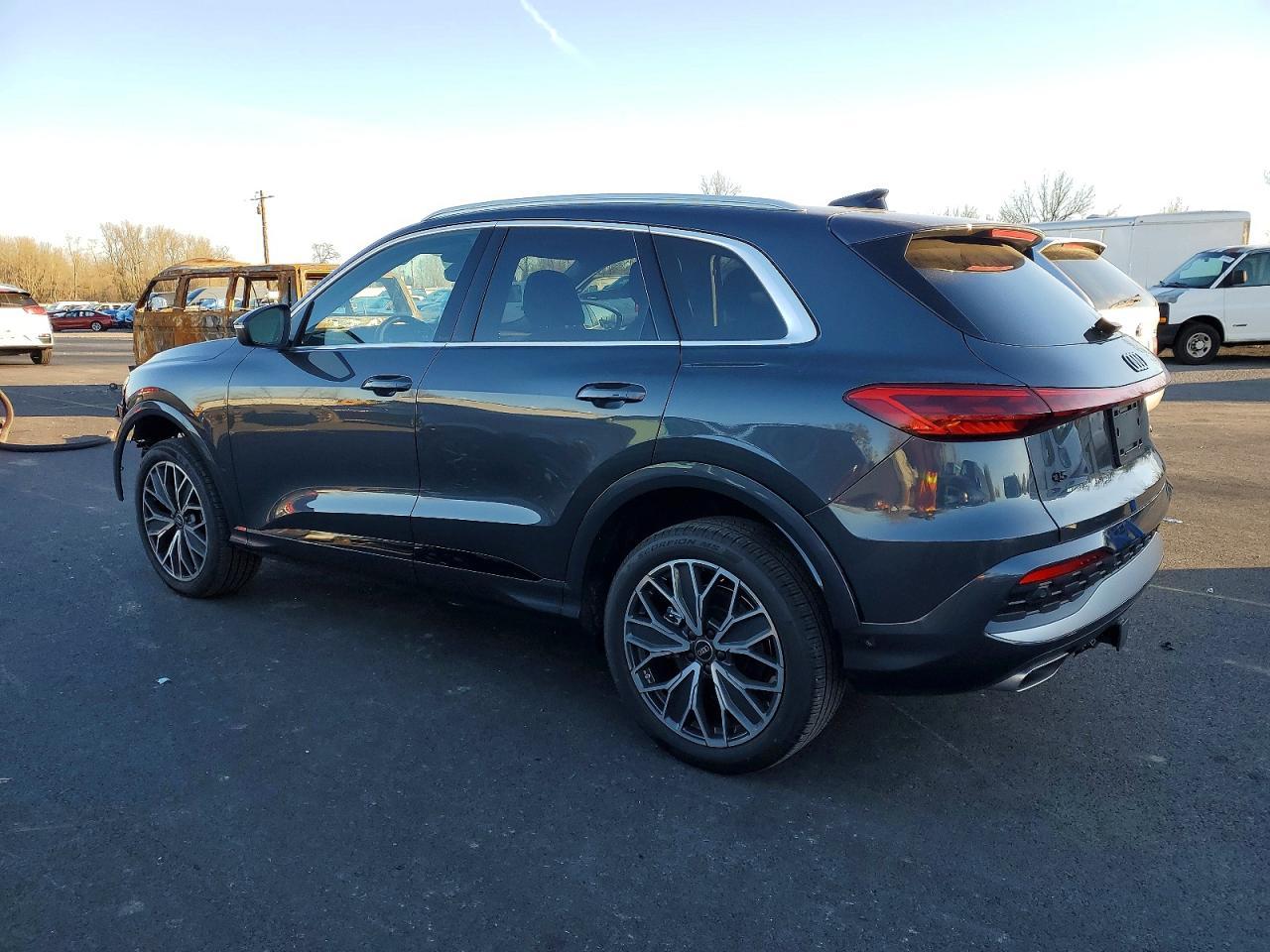 2025 Audi Q5 Premium Plus - Фото 2