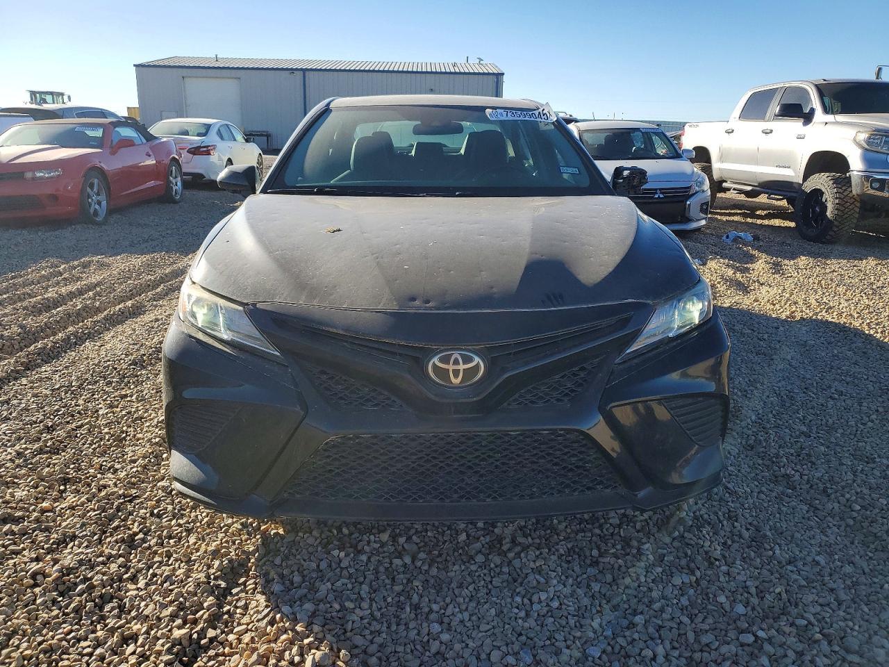 2020 Toyota Camry Se - Фото 5