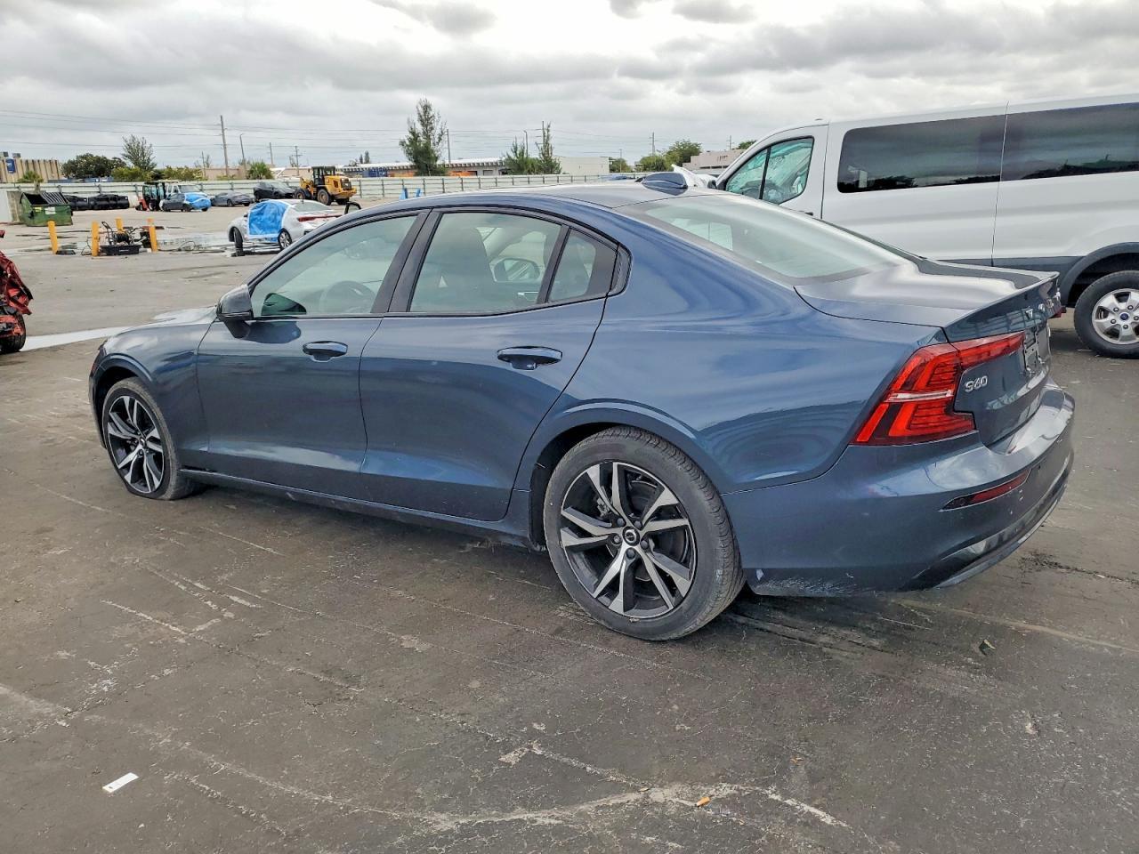 2024 Volvo S60 Core - Фото 2