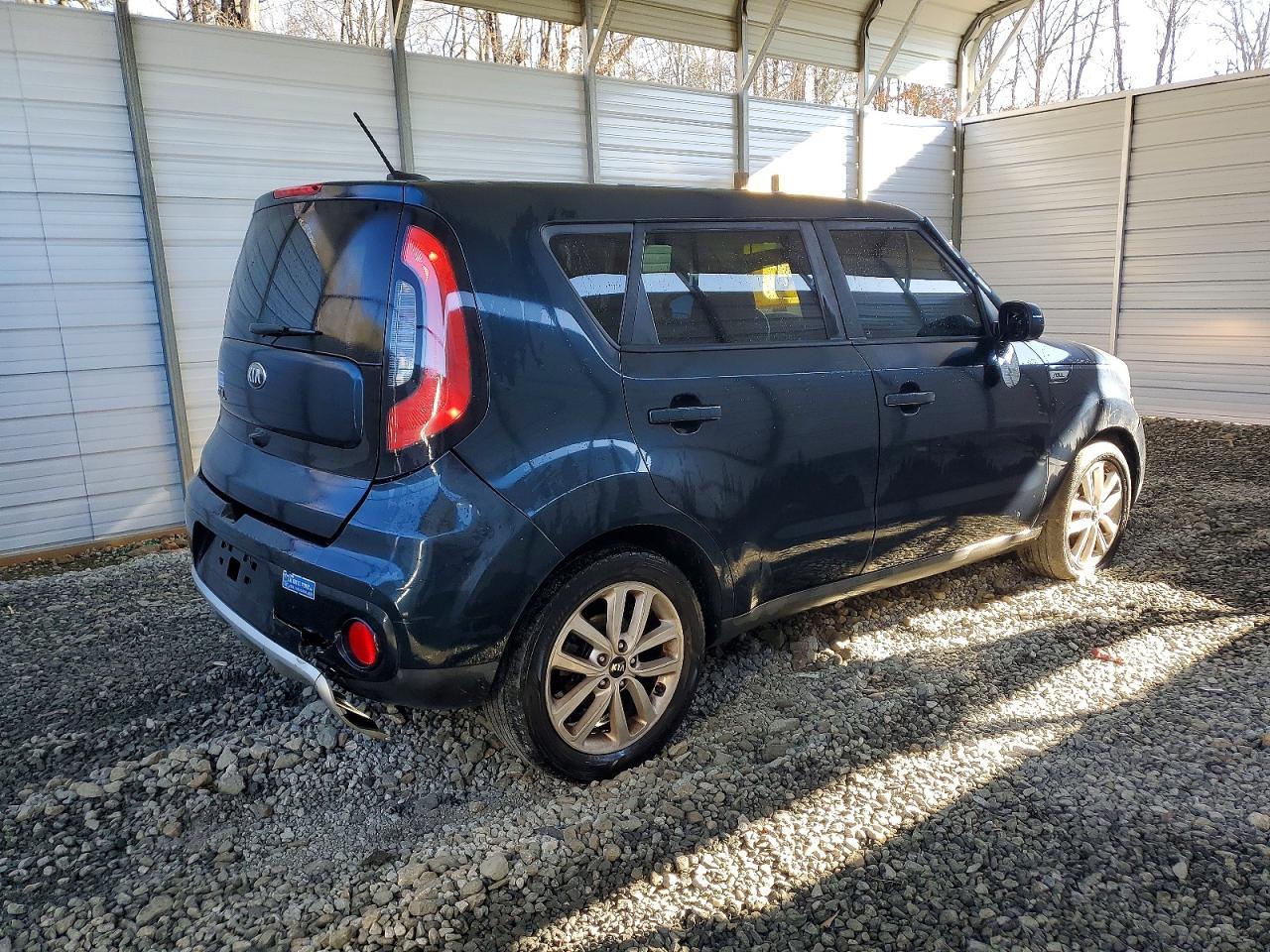 2017 Kia Soul + - Image 3