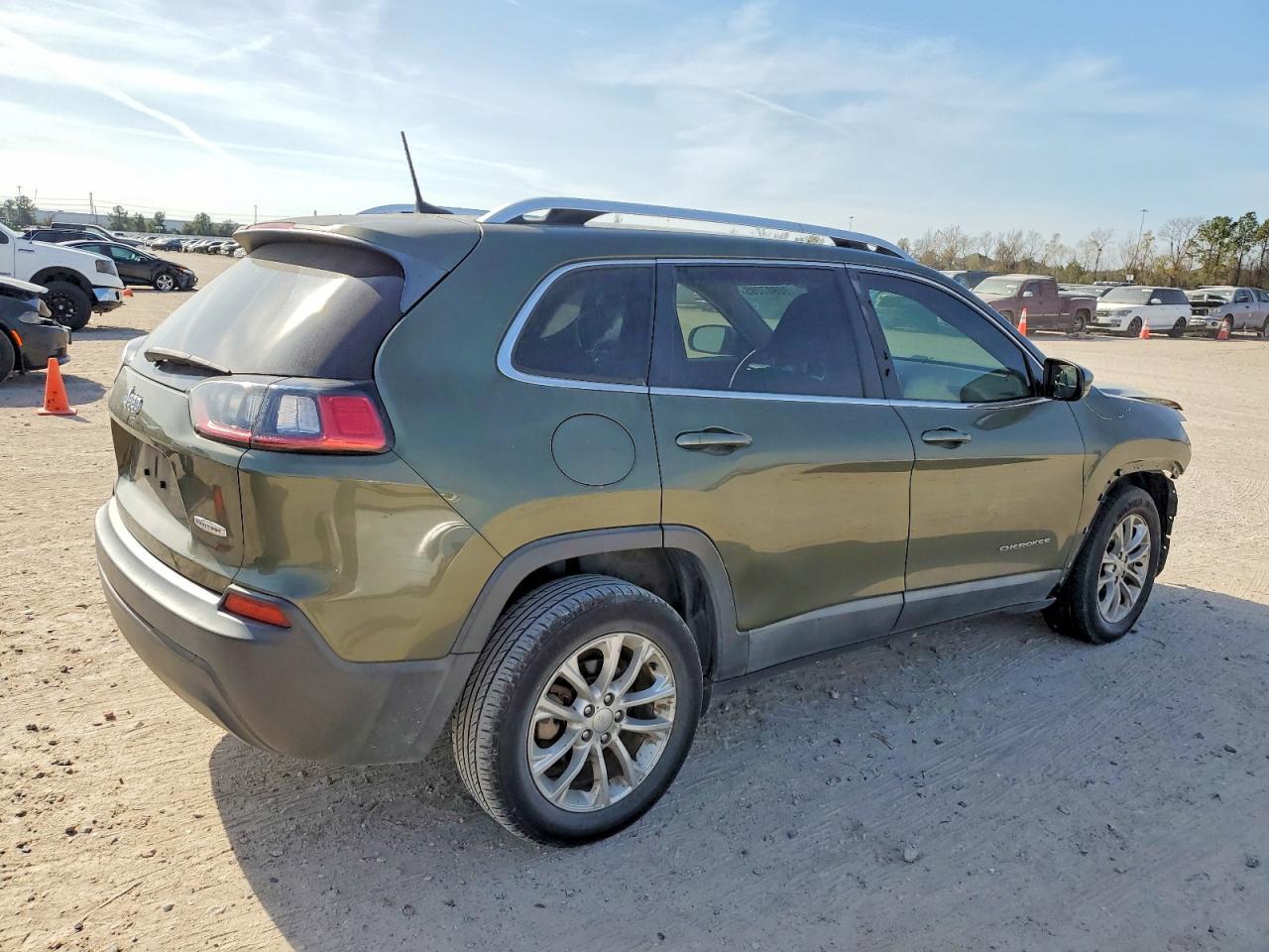 2019 Jeep Cherokee Latitude - Фото 3