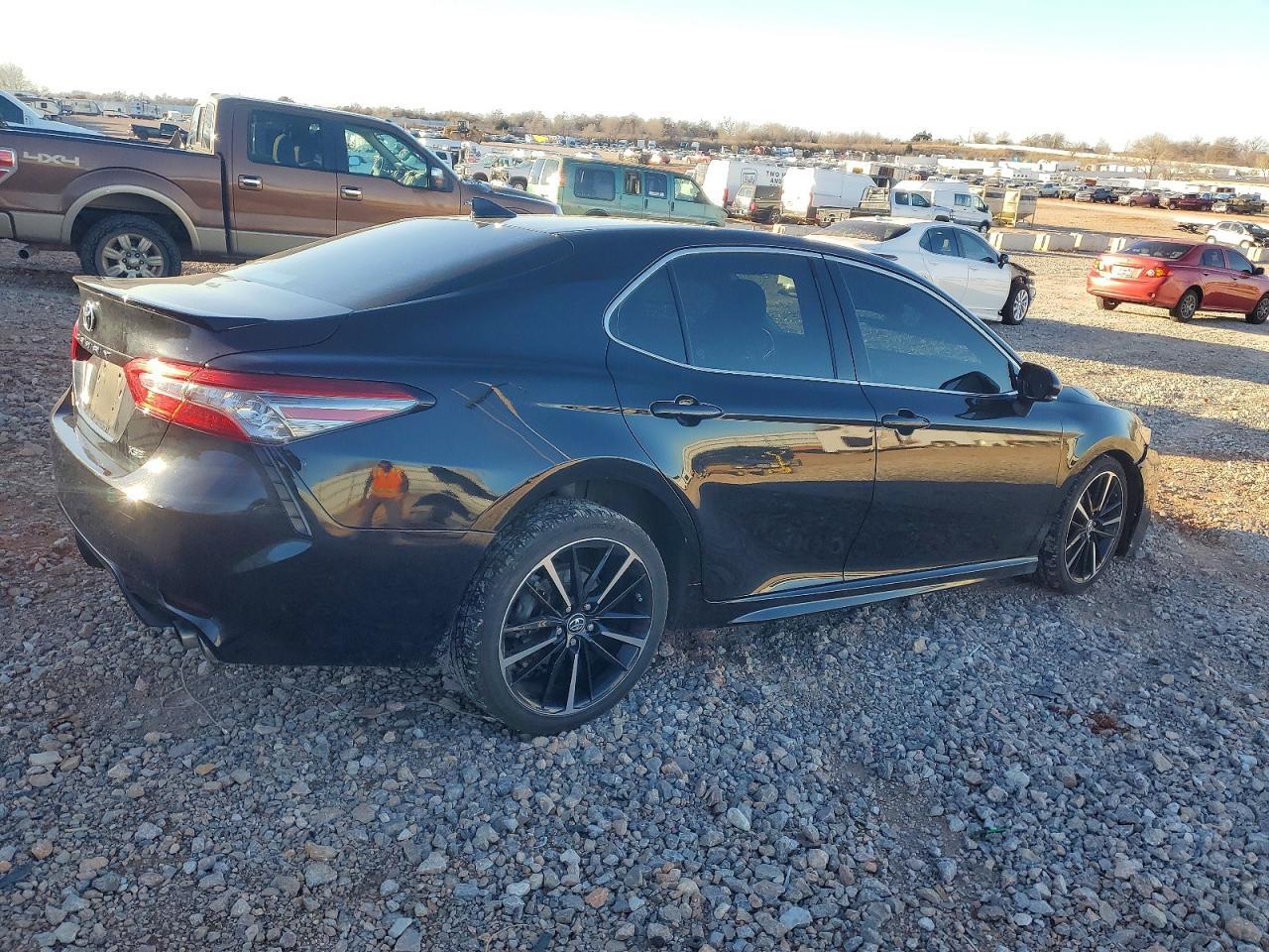2019 Toyota Camry Xse - Фото 3