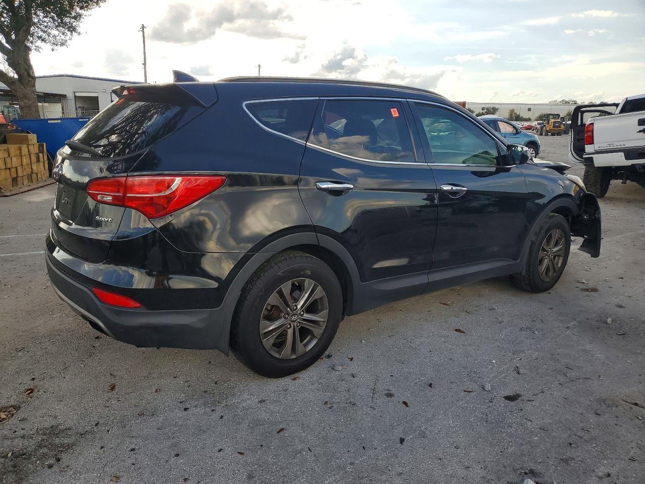 2014 Hyundai Santa Fe Sport - Image 3