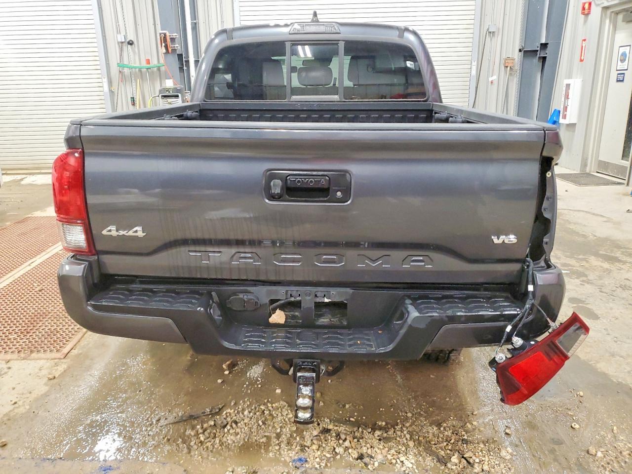 2023 Toyota Tacoma Double Cab - Image 6