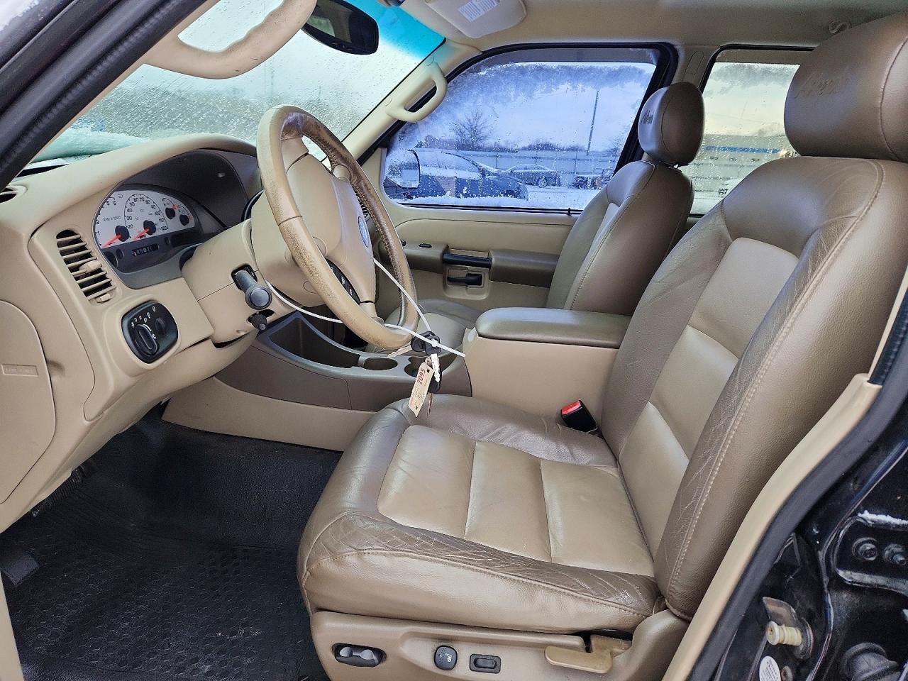 2004 Ford Explorer Sport Trac - Image 7