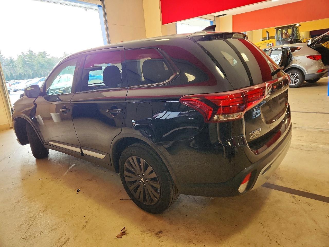 2019 Mitsubishi Outlander Se - Фото 2
