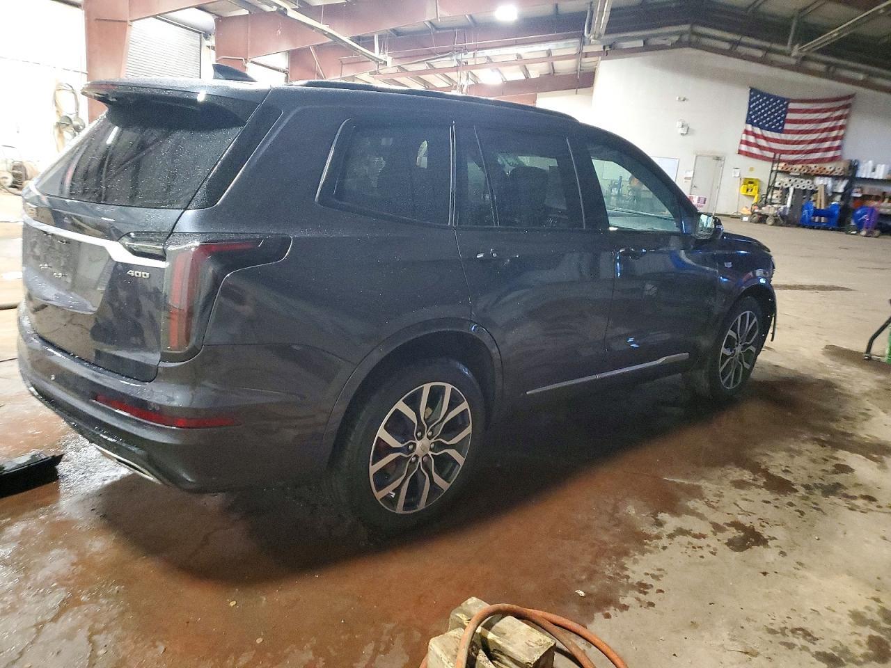 2022 Cadillac Xt6 Sport - Image 3