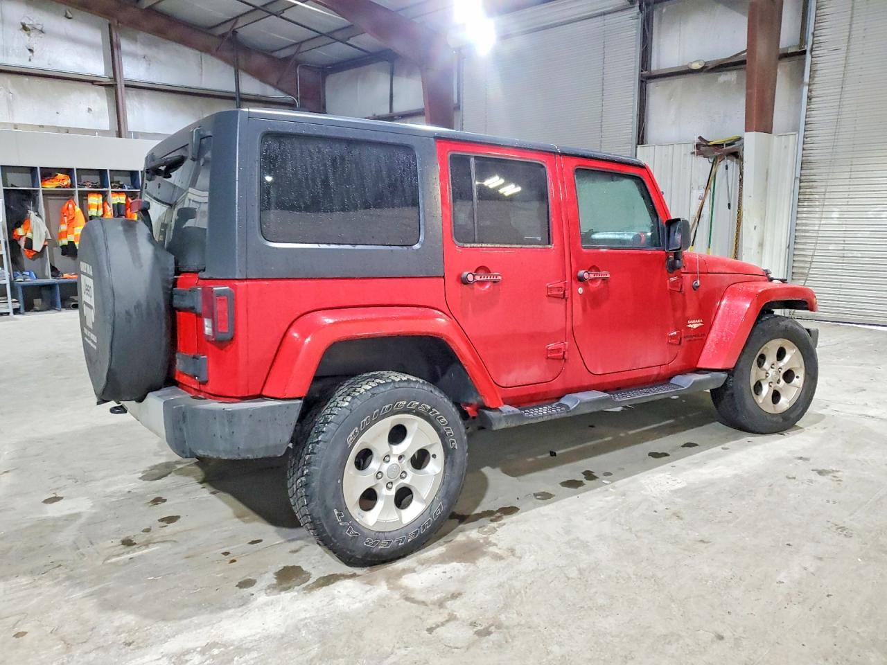 2013 Jeep Wrangler Unlimited Sahara - Image 3