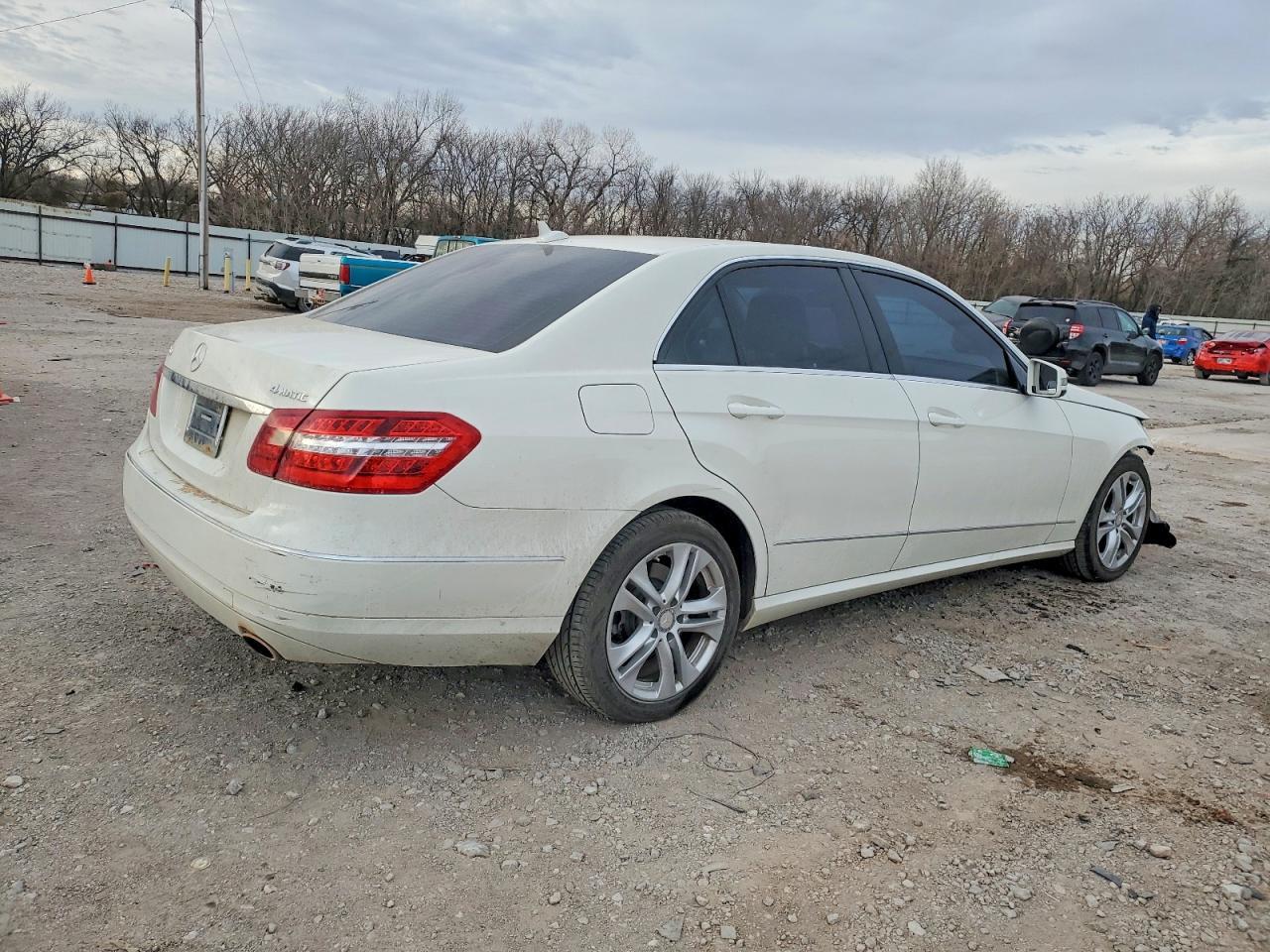 2011 Mercedes-Benz E 350 4Matic - Image 3