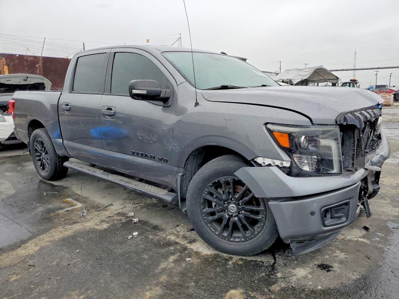 2019 Nissan Titan Platinum Reserve - Image 4