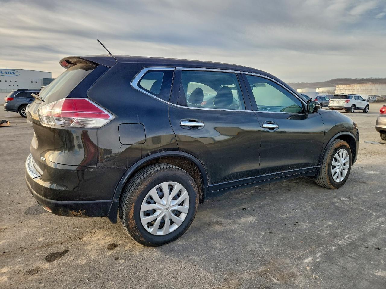 2015 Nissan Rogue S - Фото 3