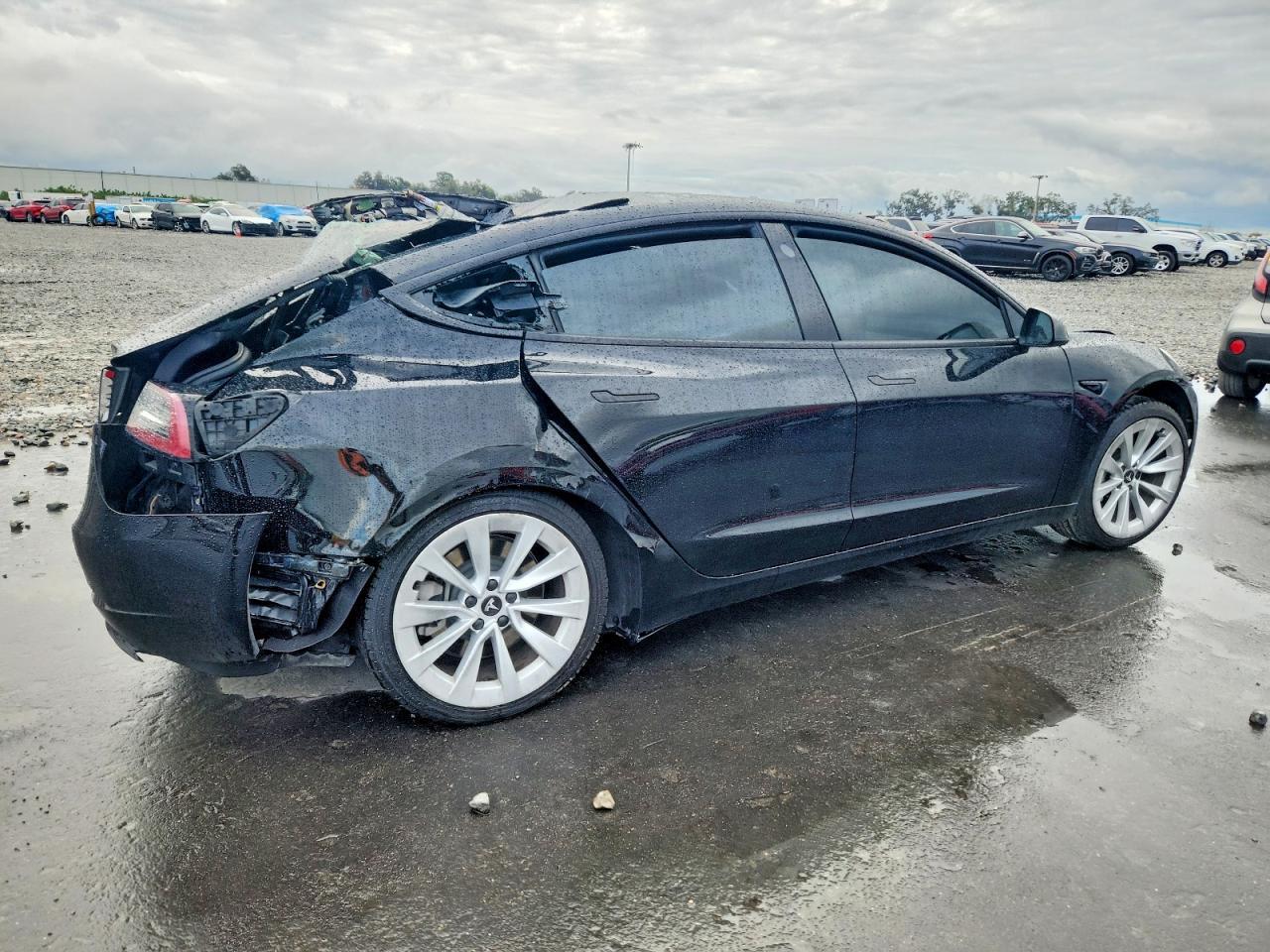 2022 Tesla Model 3 - Image 3