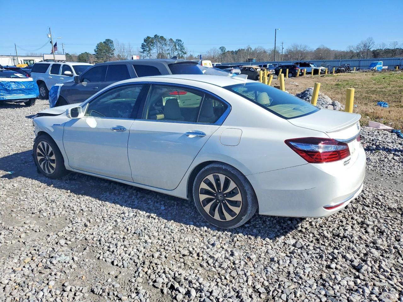 2017 Honda Accord Hybrid Exl - Image 2