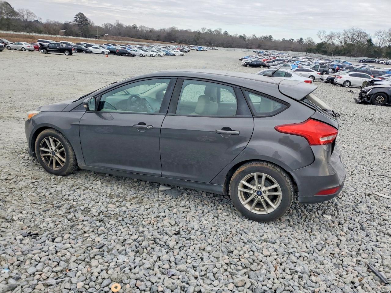 2016 Ford Focus Se - Фото 2