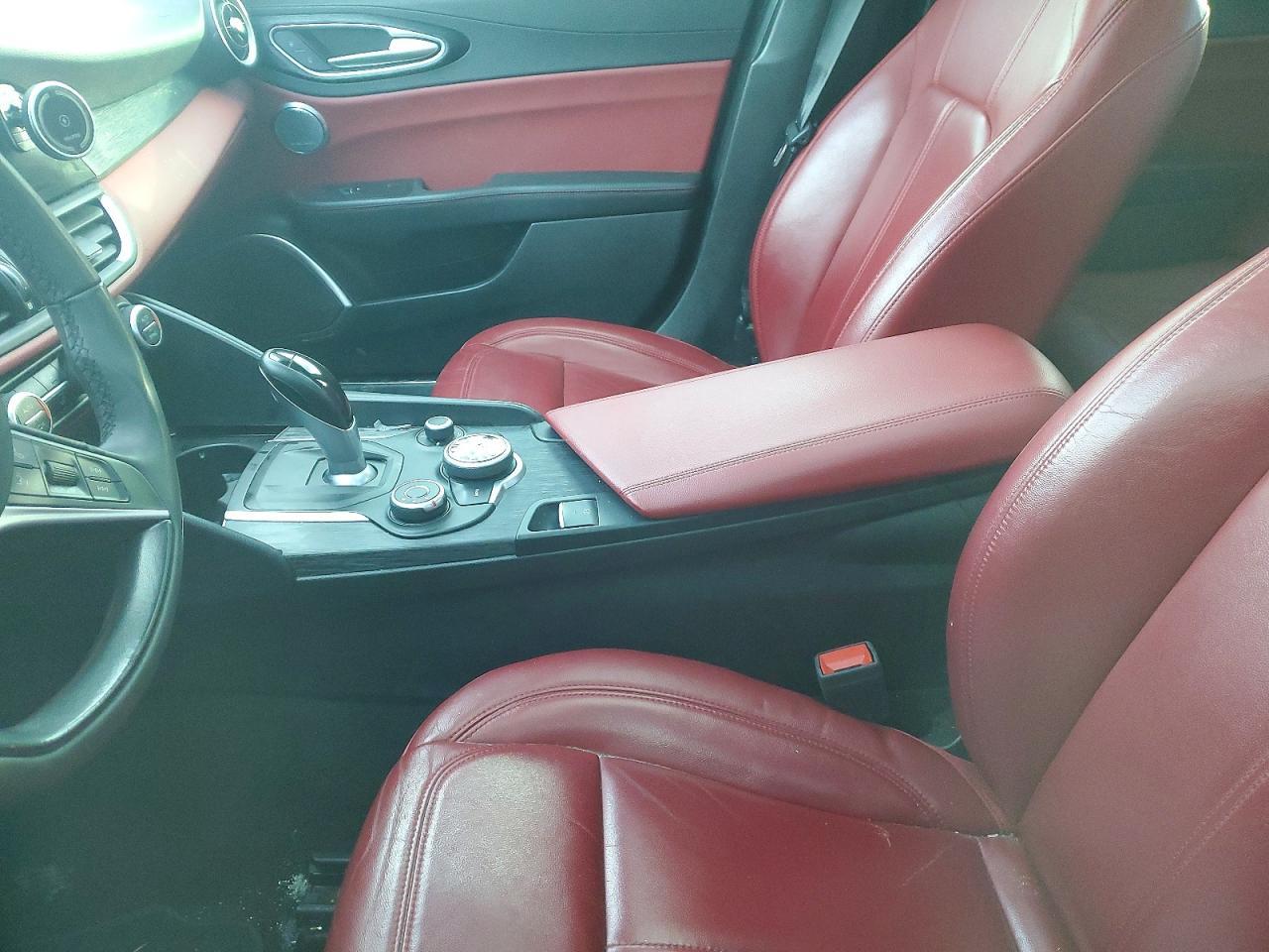 2019 Alfa Romeo Giulia - Фото 7