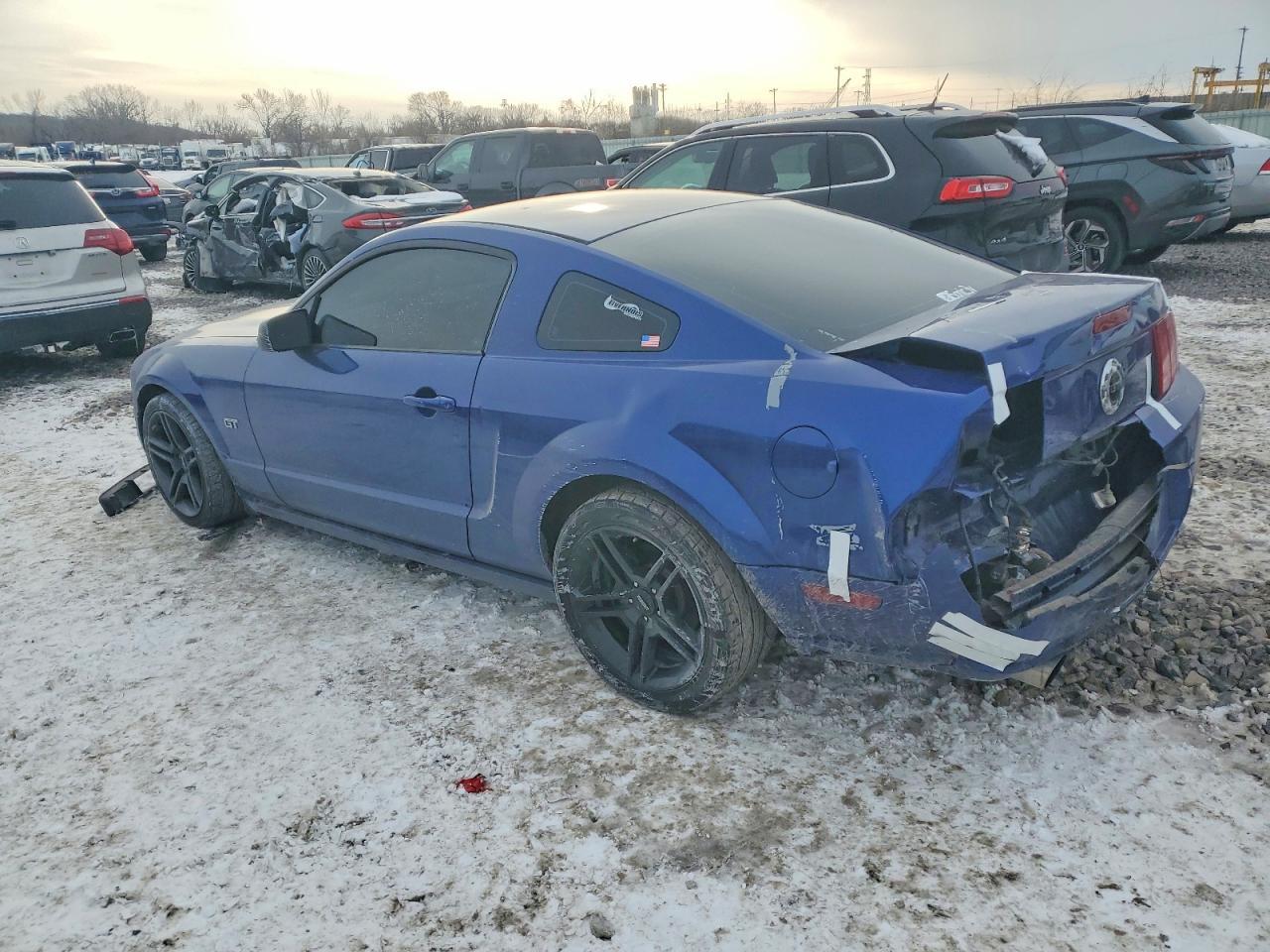 2005 Ford Mustang Gt - Фото 2