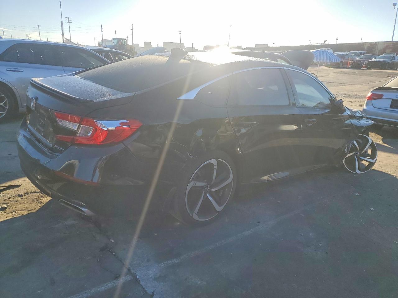 2022 Honda Accord Sport - Фото 3