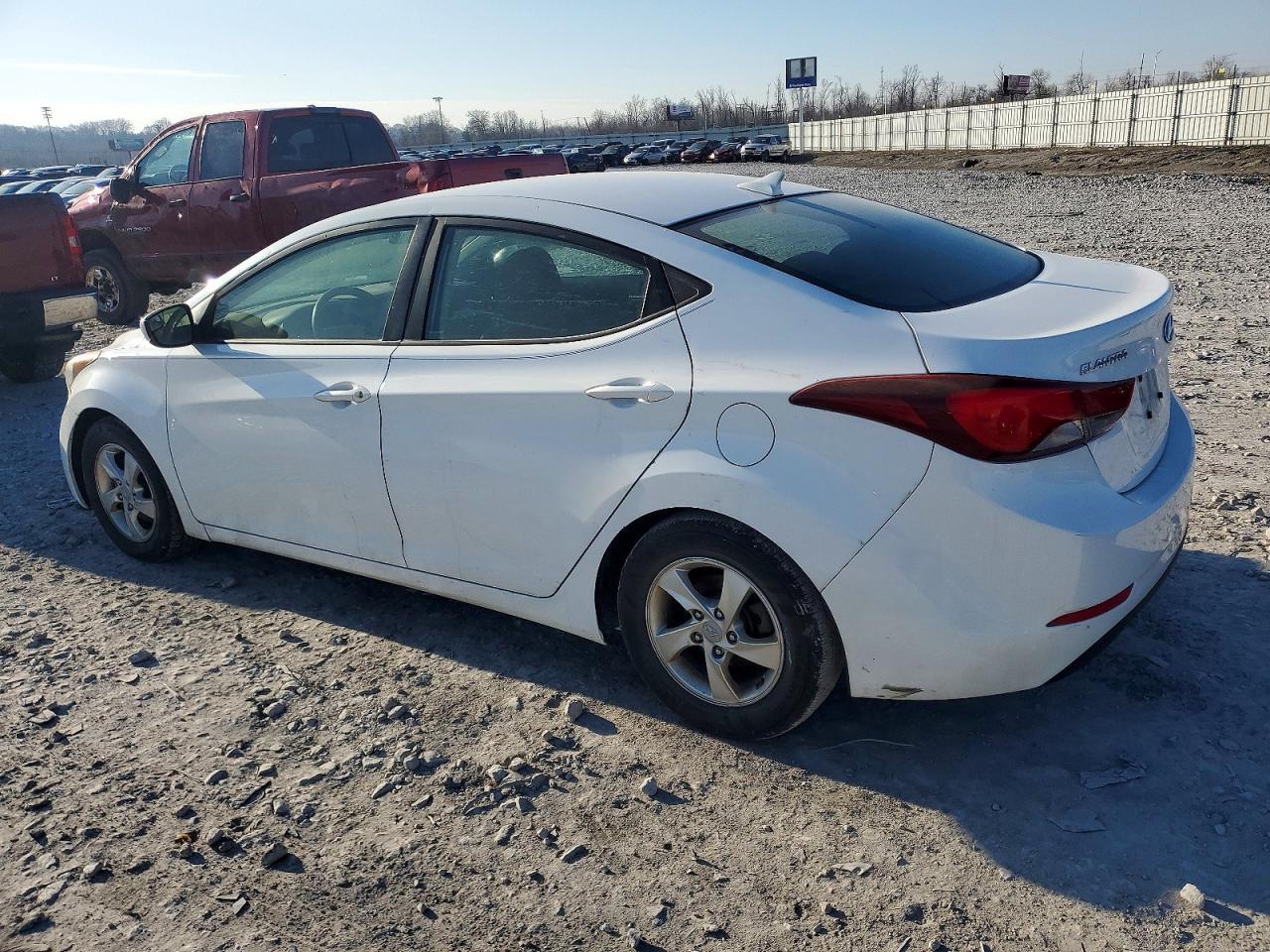 2014 Hyundai Elantra Se - Фото 2