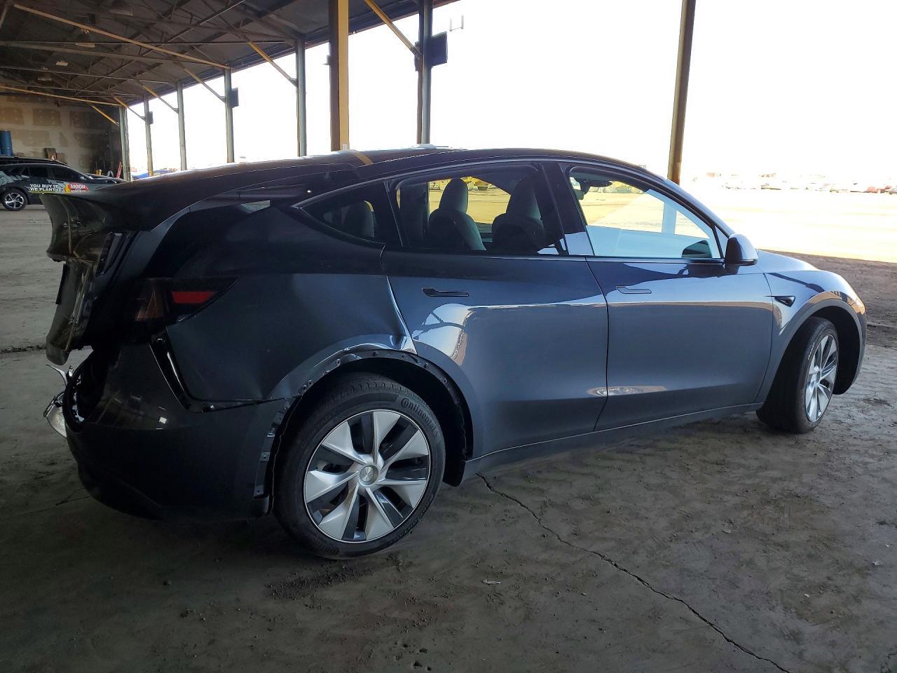 2023 Tesla Model Y - Image 3