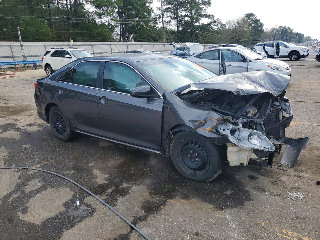 2012 Toyota Camry Le - Image 4
