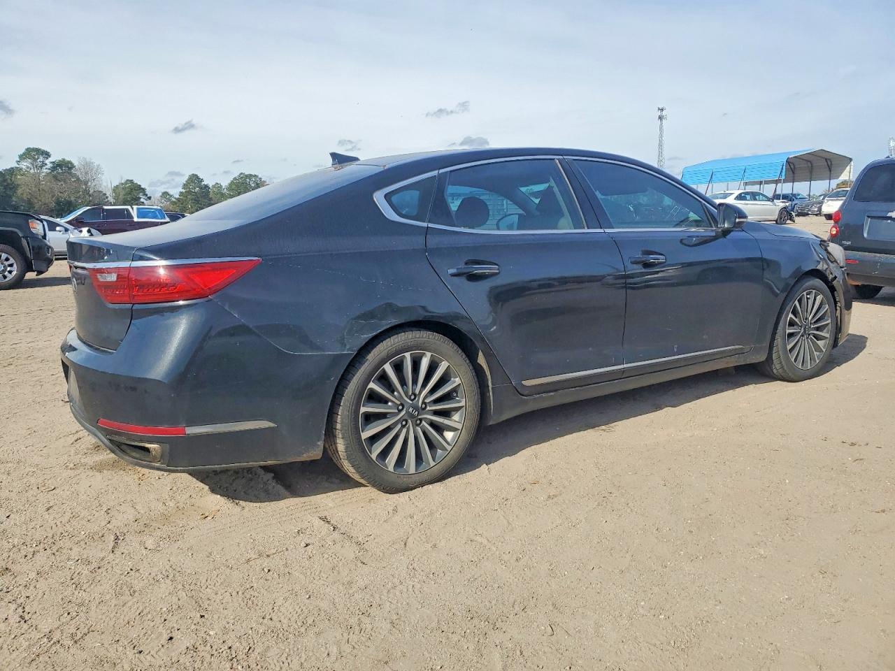 2017 Kia Cadenza Premium - Фото 3