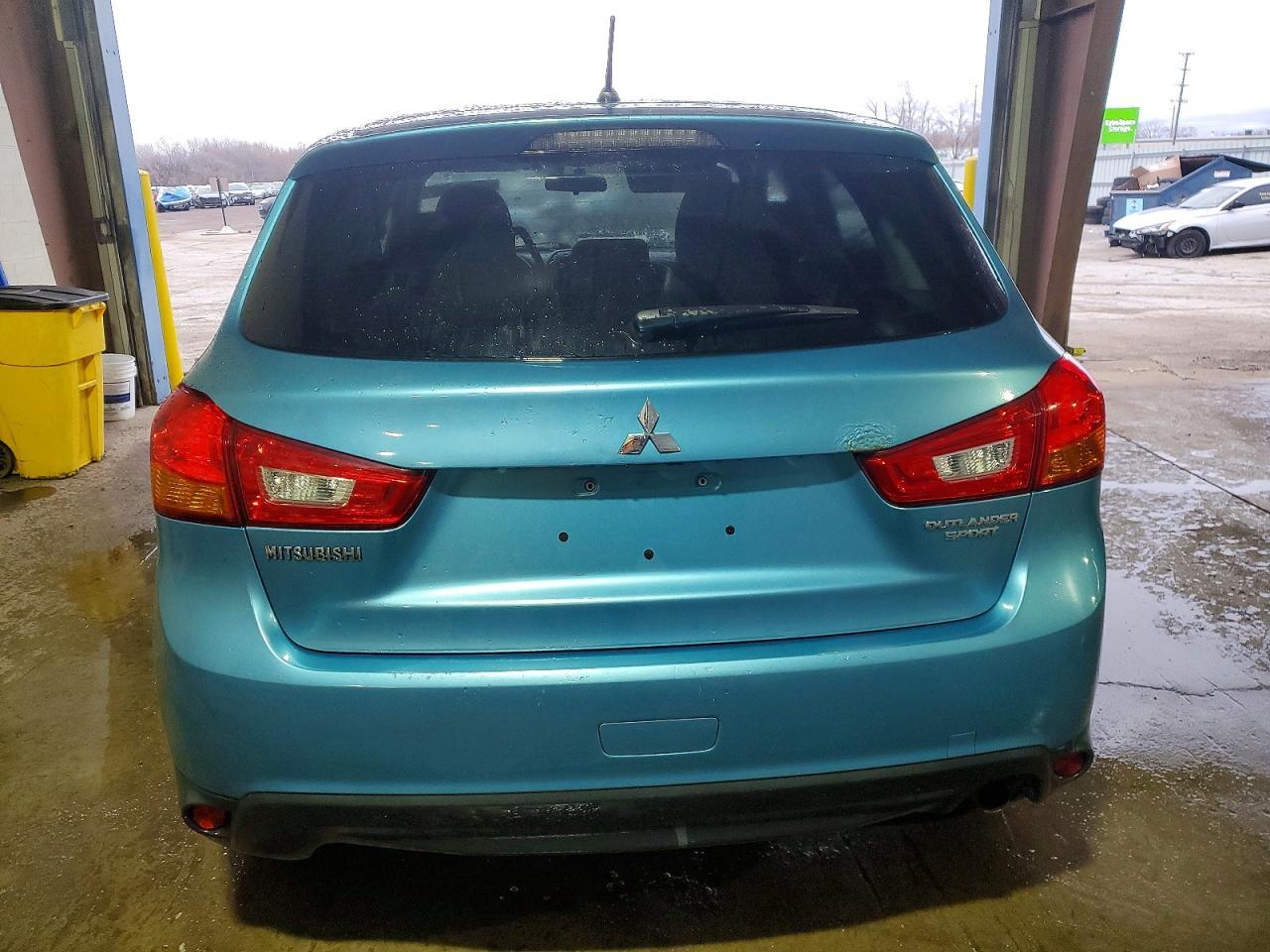 2014 Mitsubishi Outlander Sport Es - Image 6